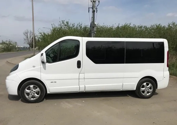 Renault Trafic cena 84600 przebieg: 193000, rok produkcji 2014 z Bielawa małe 121